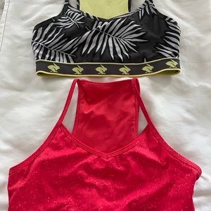 Bundle of two rabbit strap oh pocket bras. Medium